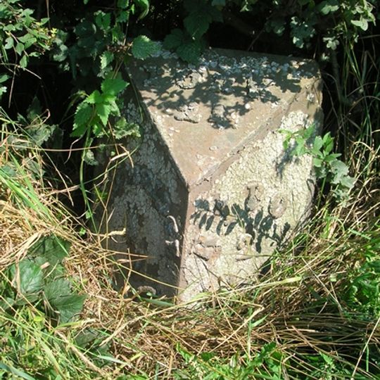 Milestone, 600m E of Copt Hewick jct