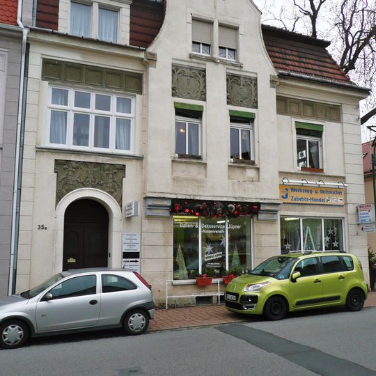 Hälfte eines Doppelmietshauses Hauptstraße 35a