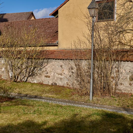 Friedhofsmauer Kirchplatz 1 in Aurach