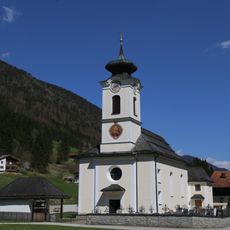 Kath. Pfarrkirche Mariahilf und Friedhof
