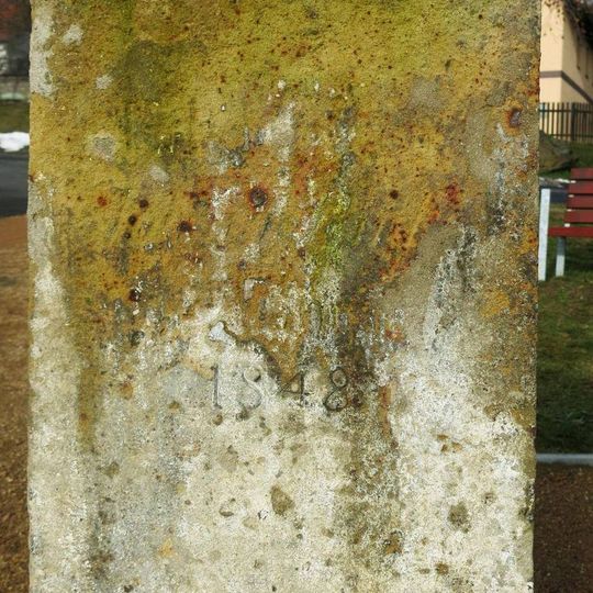 Kříž na návsi v Drmalech