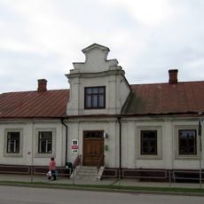 Dzīvojamās ēkas (3)