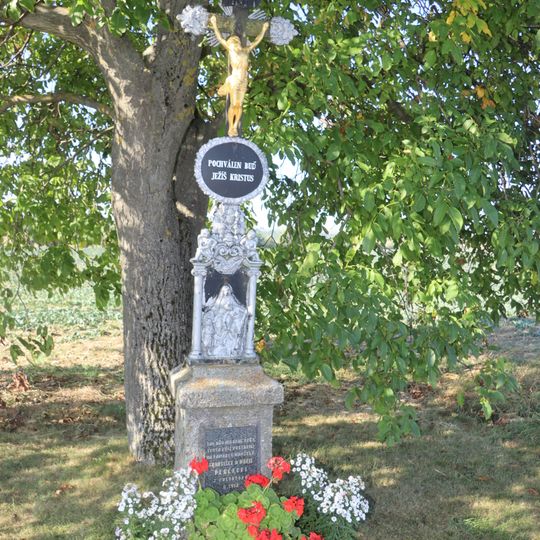 Kříž jižně od Chlístova