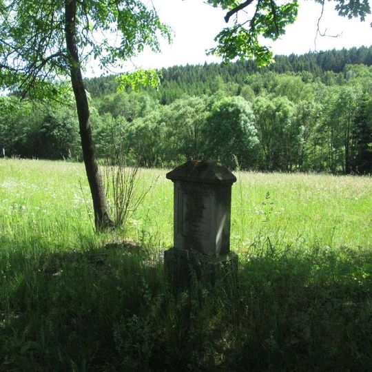 Kříž západně od Broumova