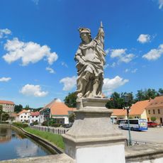 Socha svatého Floriána na barokním mostě v Brtnici