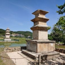 경주 천군동 동·서 삼층석탑