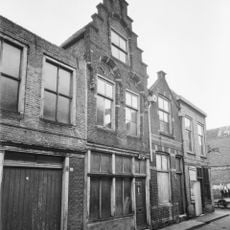 Pand met trapgevel van het Dordtse type