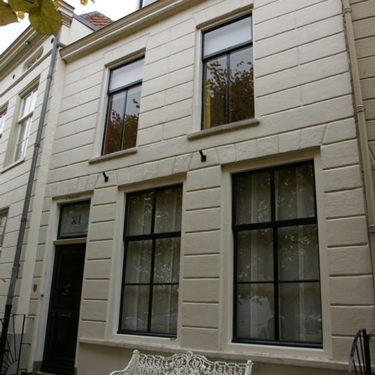 Elfhuizen 11, Geertruidenberg