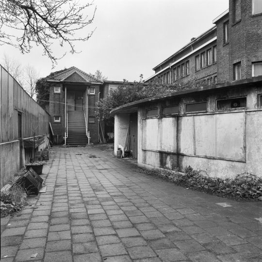 Stoop's Bad: badmeesterswoning