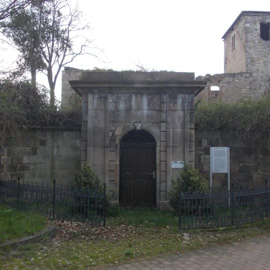 Kirche und Gruft Pobles