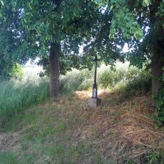 Kříž jižně od Nebřichu u rozcestí