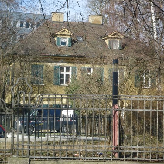 Wohnhaus des ehemaligen Gartenguts Tessari