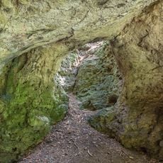 Höhle Felslindl ENE von Saaß (A54)