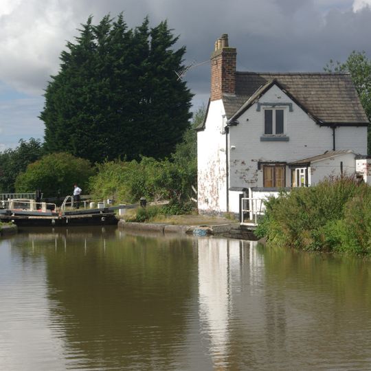 Chemistry Lock and sluice