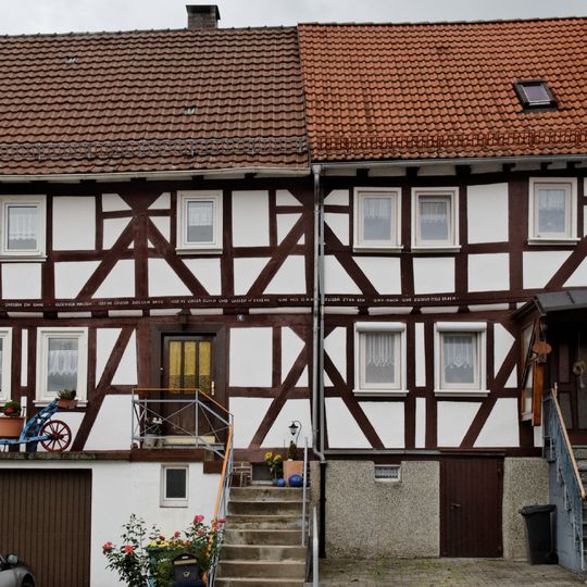 Zur Landwehr 6 und 8