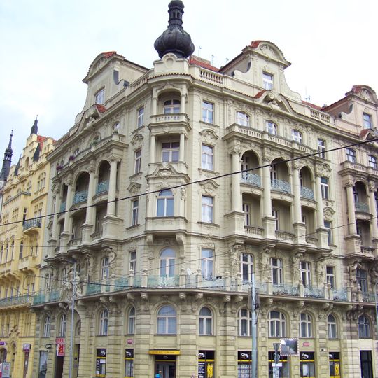 Jiráskovo náměstí 1