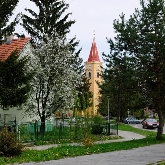 Kostol sv. Trojice a kaplnka, kostol