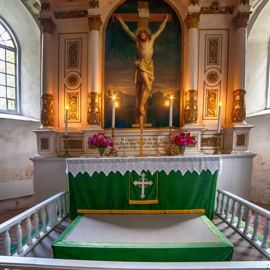 Altāris ar kokgriezumiem