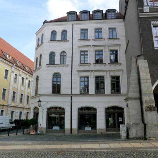 Wohnhaus in geschlossener Bebauung, mit Laden, Eckhaus zum Untermarkt Untermarkt 1
