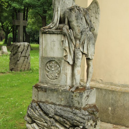 Ondrejský cintorín, náhrobník so sochou