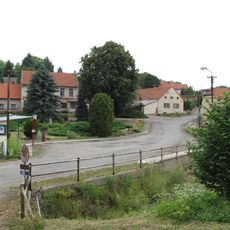 Most přes Prusický potok na návsi v Prusicích