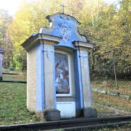 Kaplička VI. zastavení křížové cesty v Jiřetíně pod Jedlovou