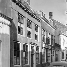 Huis met rechte gevel