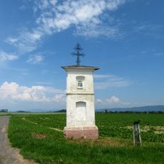 Boží muka u Hnojic na rozcestí