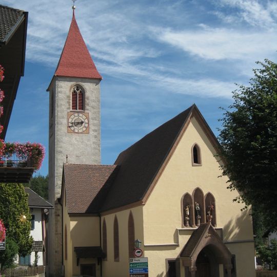 St. Ottilia with cemetery chapel and cemetery in Lengstein