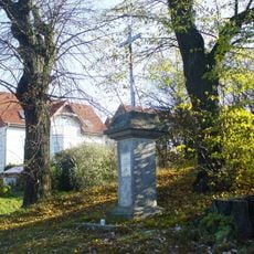 Kříž na rozcestí v ulici Košumberk v Dobřejovicích