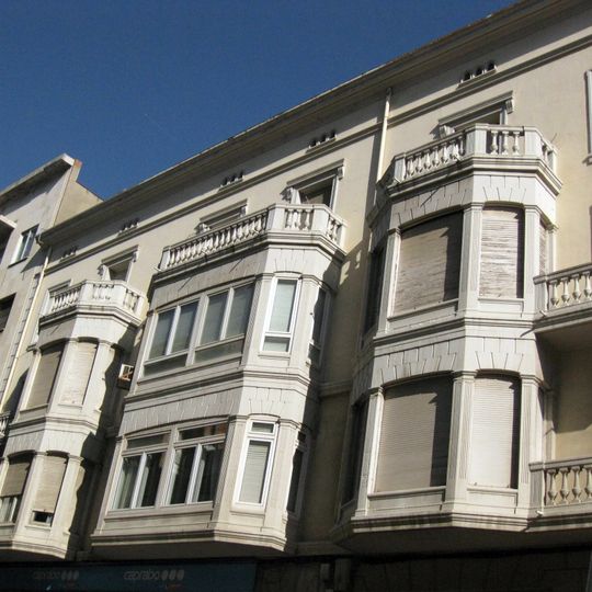 Avinguda Catalunya, 5-9