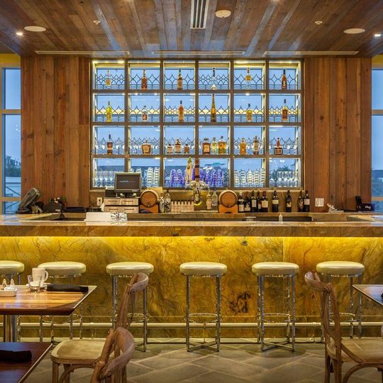 Élevé Rooftop Restaurant & Lounge