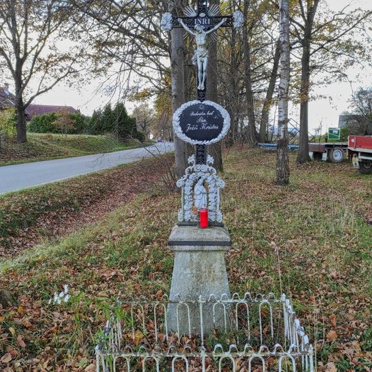 Kříž na západním okraji vsi