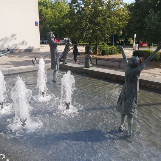 Sculptures by Bartłomiej Kurzeja, Osiedle Wilno, Warsaw