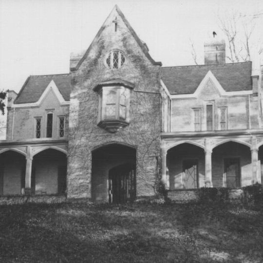 Hurst-Pierrepont Estate