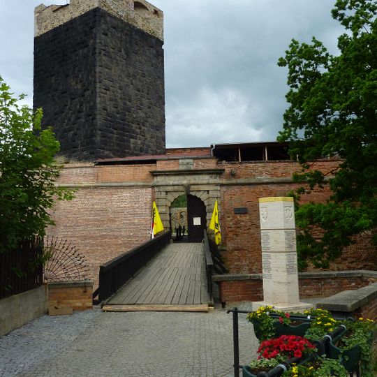 Puente de acceso al castillo de Cheb
