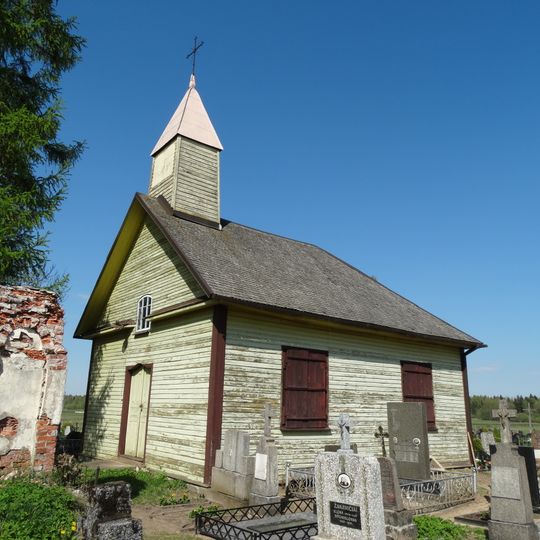 Gelvonai cemetery chapel