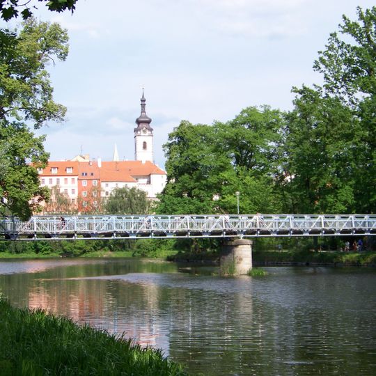 Lávka přes Otavu a městský ostrov v Písku