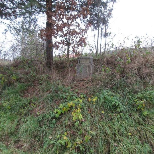 Kříž západně od Bozdíše