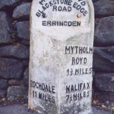 Milestone At Se 008243 To Front Of Sedgley Bungalow
