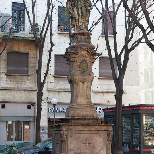 Statua del vescovo Ulderico