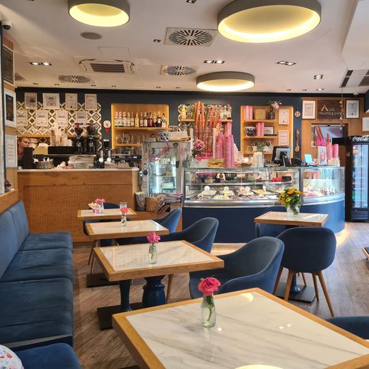 Alpz gelato & cafe