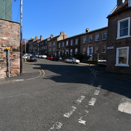 6 And 8, Ravensdowne