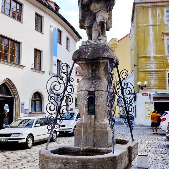 Kašna v Březinově ulici v Chebu