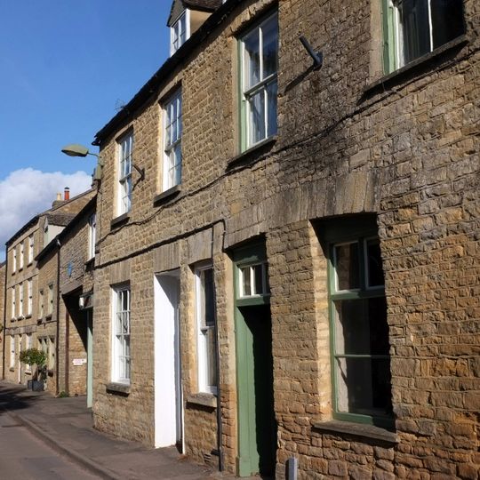 10 and 11, Market Street