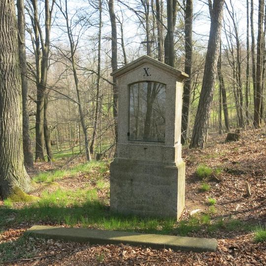 Kaplička X. zastavení křížové cesty u Království