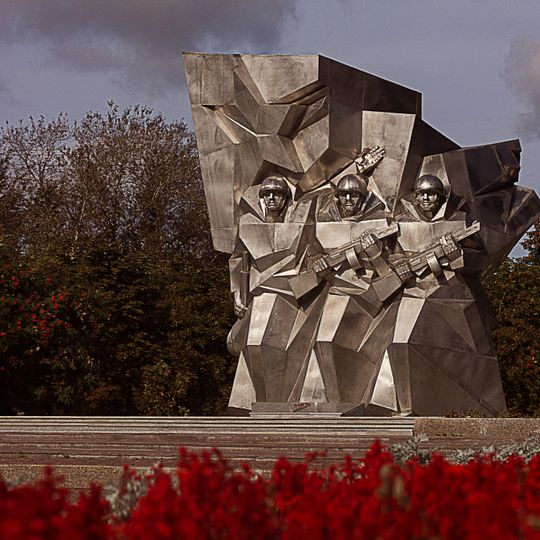 Памятник подольским курсантам