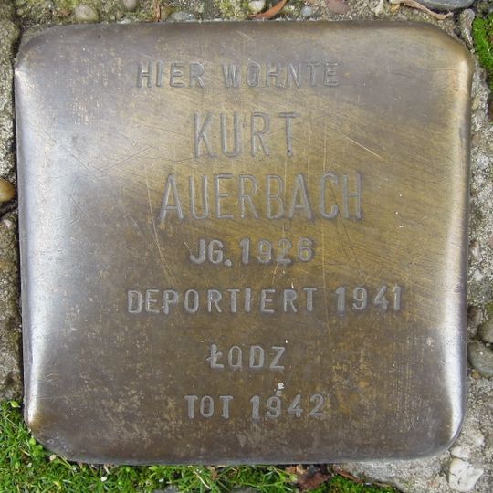 Stolperstein en memoria de Kurt Auerbach