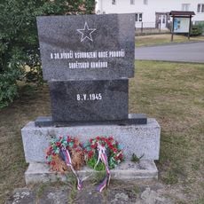 Památník k 30. výročí osvobození obce Podhoří sovětskou armádou