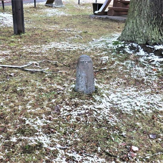 Pomník Josefa Mati na rozcestí v Borečku